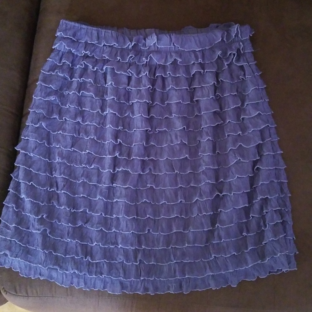 NWOT Gray ruffle skirt